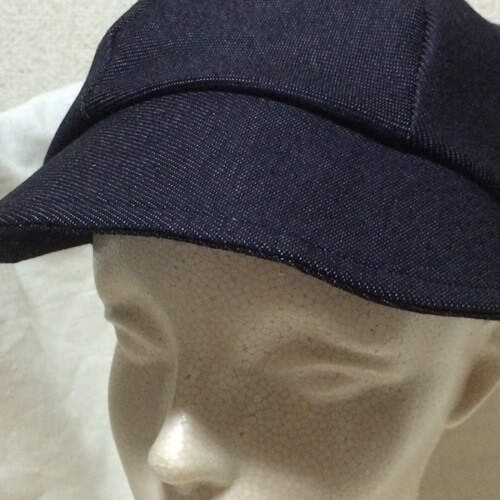 初めて手作りした帽子 ハンドメイド用100均デニムの布のキャスケット 